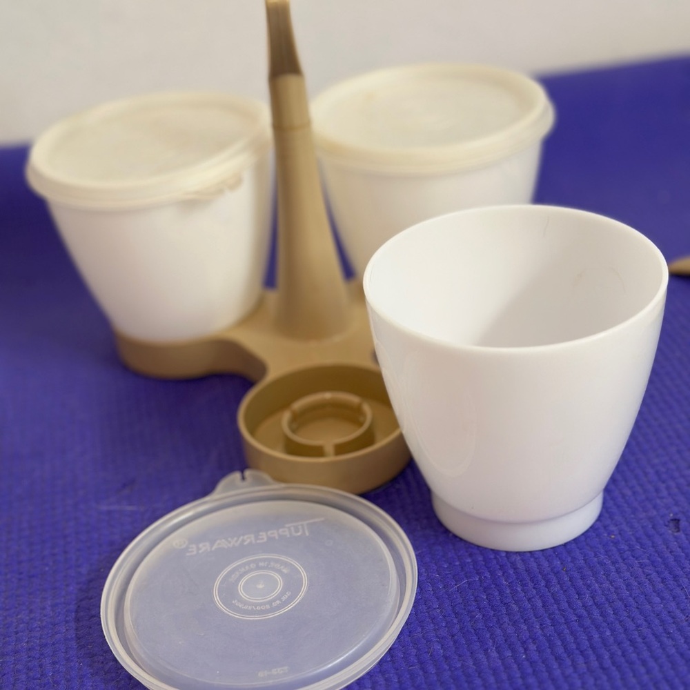 Vintage Tupperware condiment caddy - Picture 2 of 3